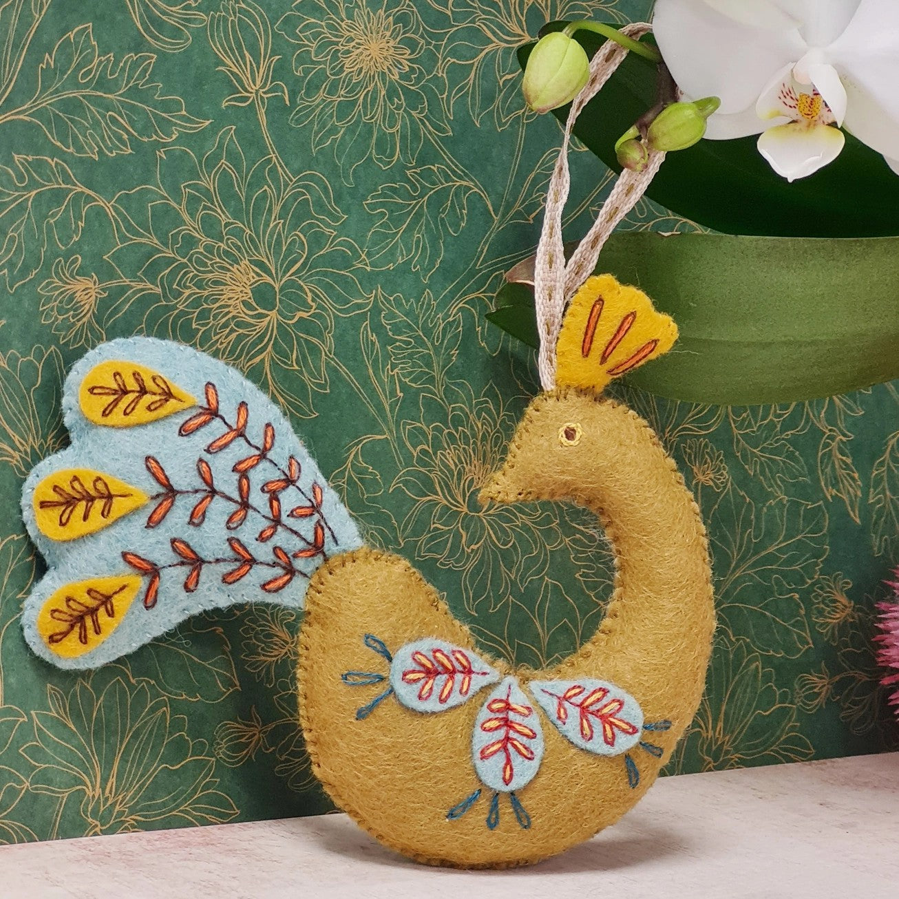 Folk Peacock Felt Craft Mini Kit - Corinne Lapierre