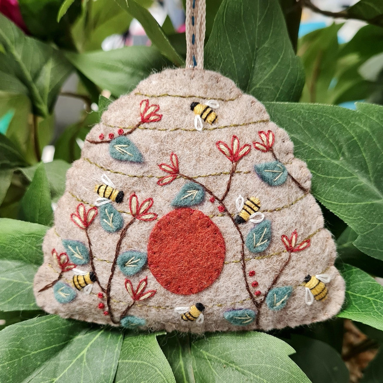 Beehive Felt Craft Mini Kit - Corinne Lapierre