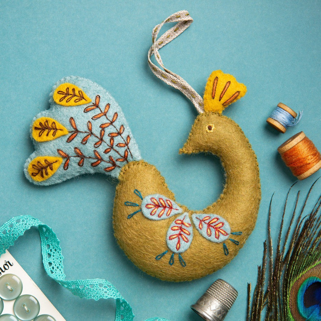 Folk Peacock Felt Craft Mini Kit - Corinne Lapierre