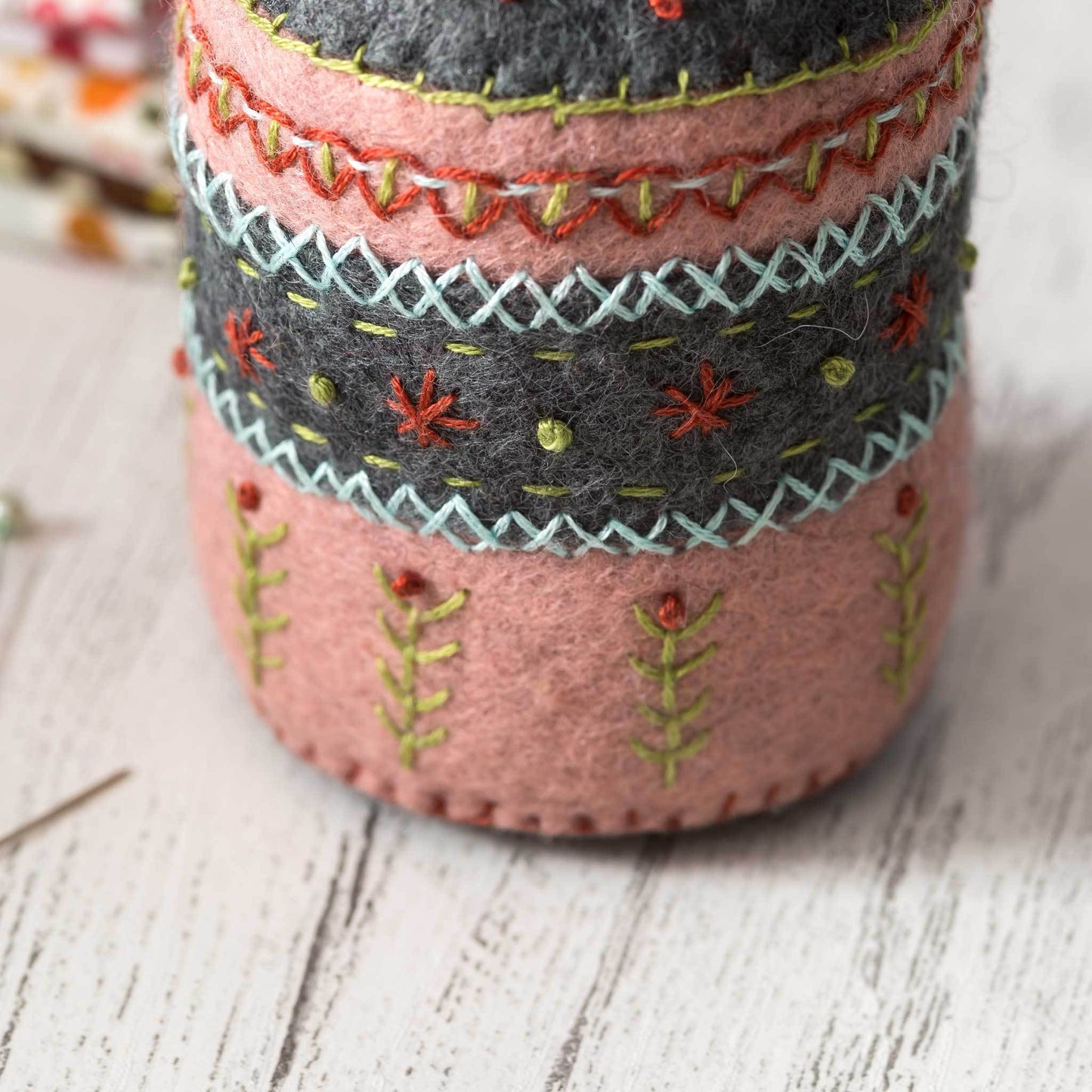 Felt Pin Cushion Kit - Corinne Lapierre