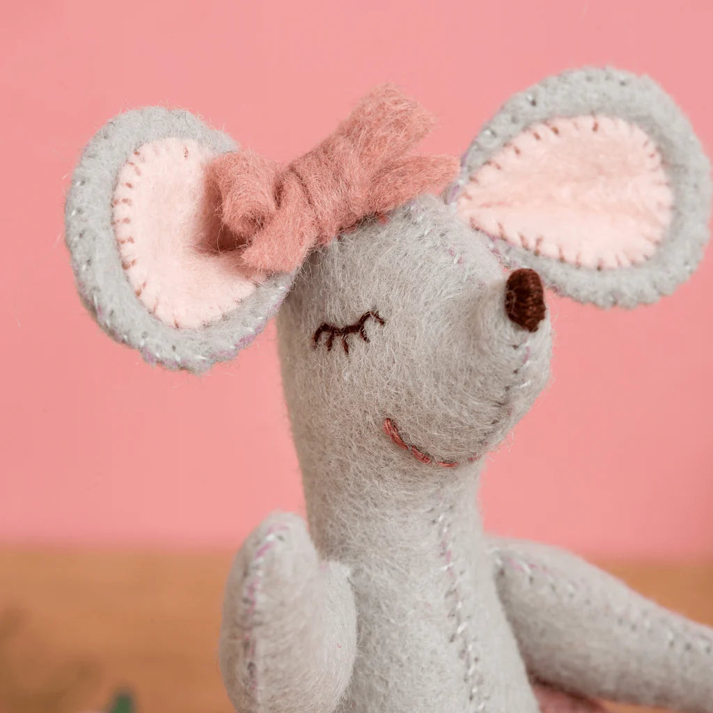 Little Mouse The Ballet Dancer Felt Craft Kit - Corinne Lapierre