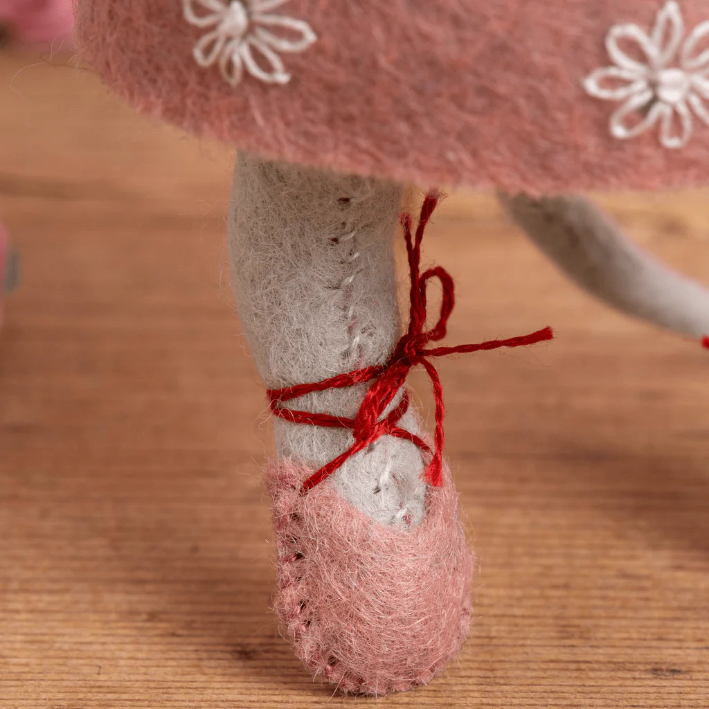 Little Mouse The Ballet Dancer Felt Craft Kit - Corinne Lapierre