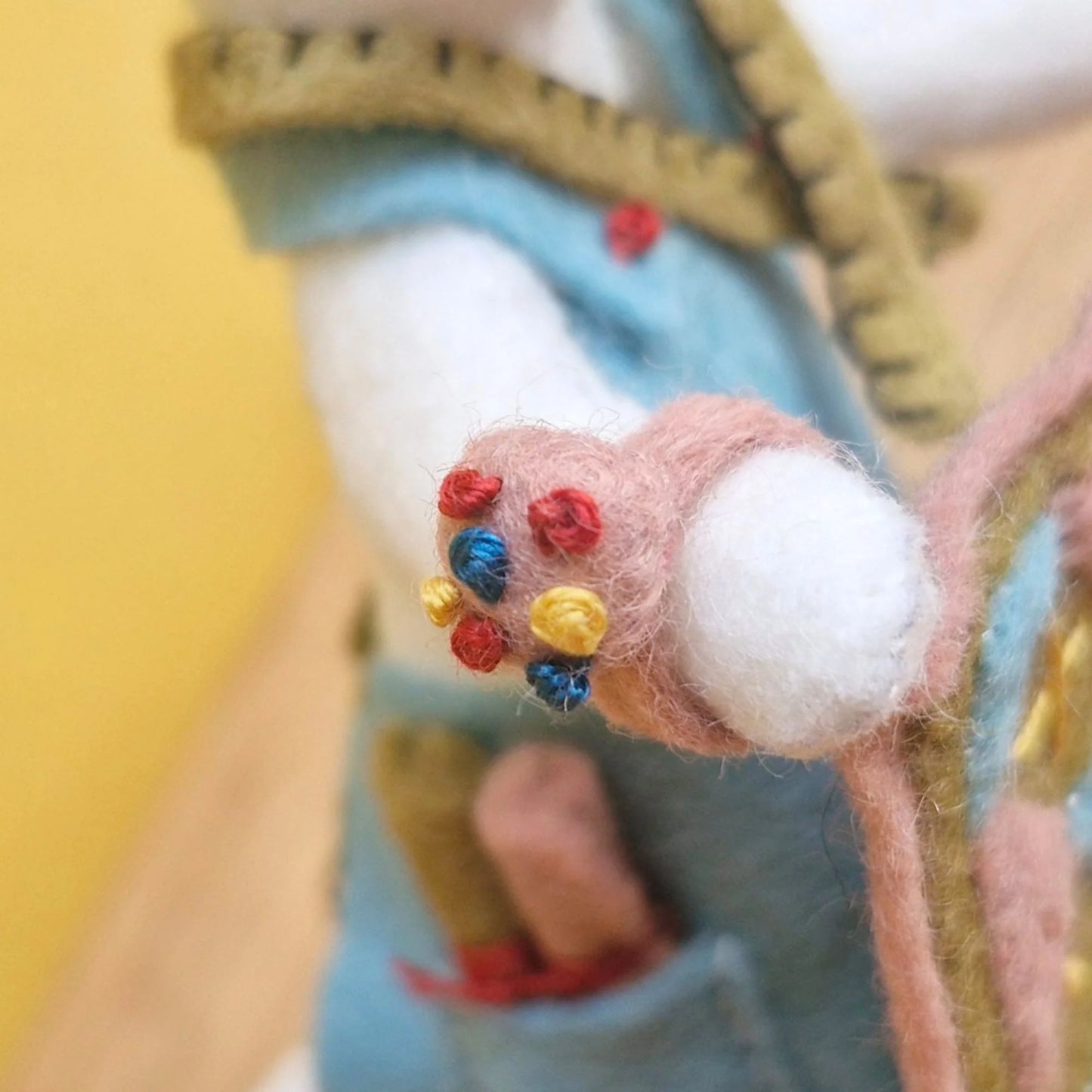 Little Mouse Makes a Quilt Felt Craft Kit - Corinne Lapierre