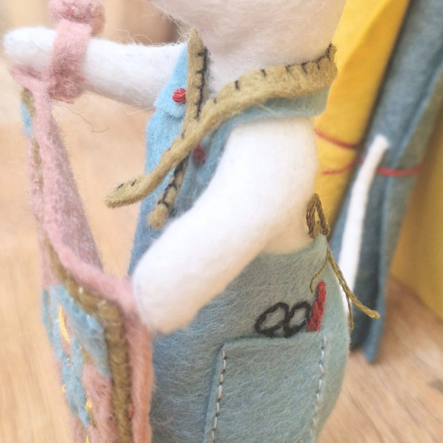 Little Mouse Makes a Quilt Felt Craft Kit - Corinne Lapierre