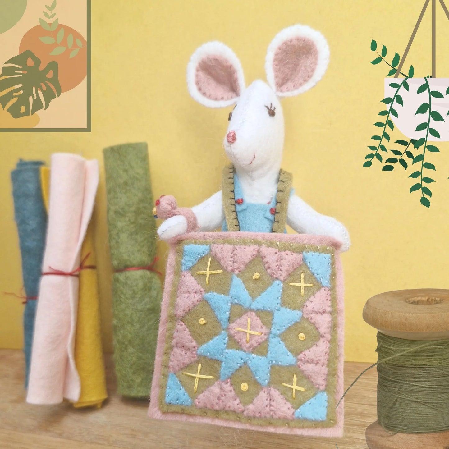 Little Mouse Makes a Quilt Felt Craft Kit - Corinne Lapierre